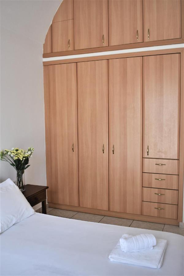 Emorfia Apartment Kamári Eksteriør billede