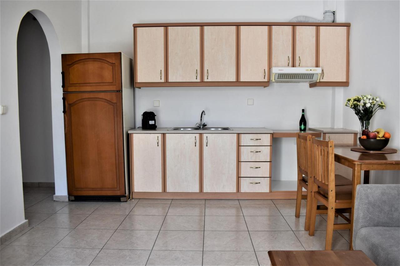 Emorfia Apartment Kamári Eksteriør billede